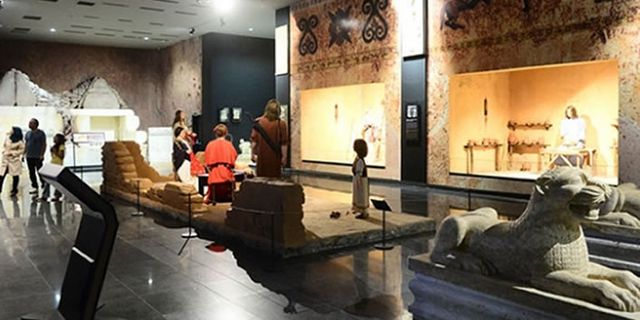 Karun Hazinesi Uşak Arkeoloji Müzesi'nde sergileniyor