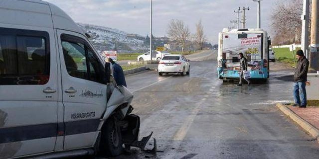 Kahramanmaraş'ta korkunç kaza! Servis minibüsü, halk otobüsüne çarptı...