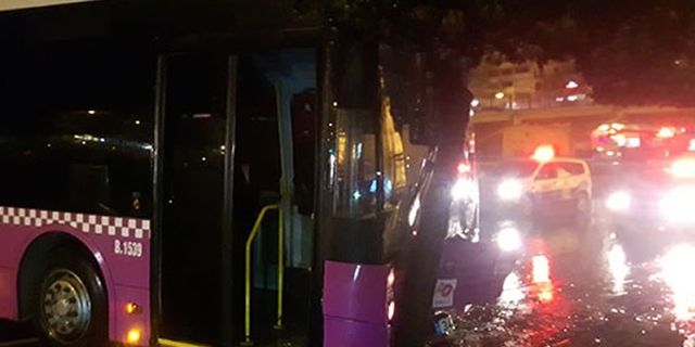 Korkunç kaza! Özel halk otobüsü bariyerlere çarptı olay yerine çok sayıda ekip ve...