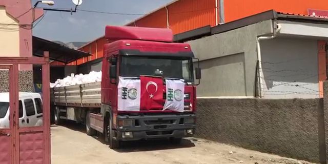 İHH’dan İdlib kentine 1 TIR gıda yardımı