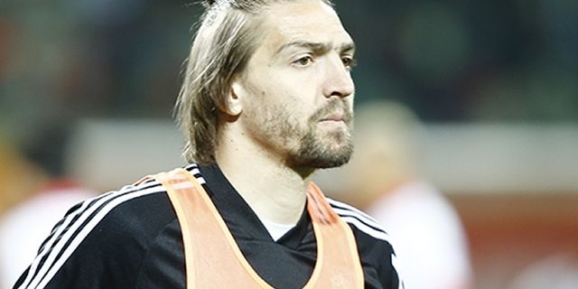Beşiktaş'tan ayrılan Caner Erkin, Fenerbahçe ile anlaşmaya vardı!