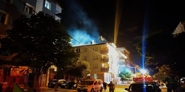 Mahalleli sokağa döküldü! Sancaktepe'de baca yangını