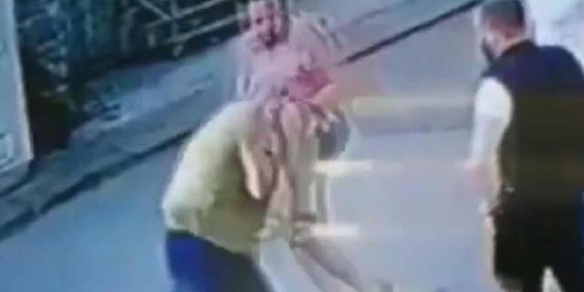 Şarkıcı Halil Sezai'nin gözaltına alındığı kavga kameraya yansıdı