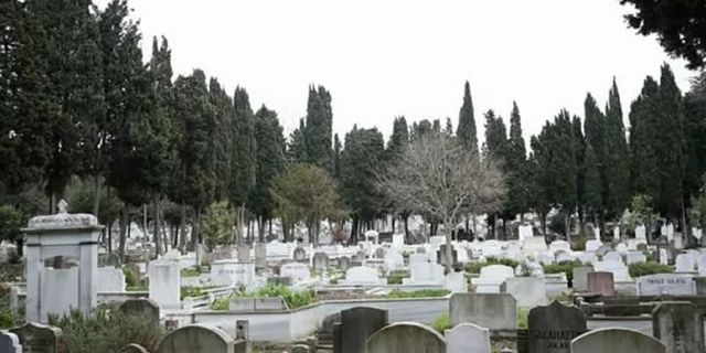 İstanbul'da mezarlıklar doldu! Fırsatçılar harekete geçti! Villa fiyatına mezar...