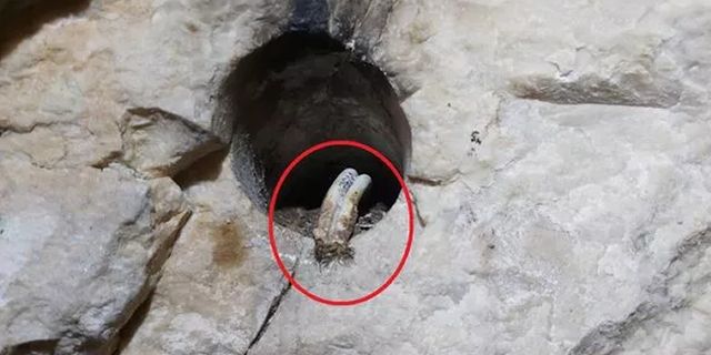 Bursa'da tarihi oda mezarda patlayıcı için yerleştirilmiş kablolar bulundu