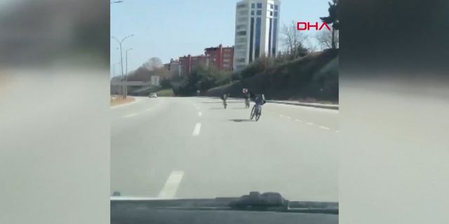 Gaziantep'te bisikletli gençlerden tehlikeli hareketler