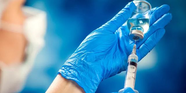 Bakan Koca'dan ''aşılar çöpe gidiyor'' iddialarına yanıt