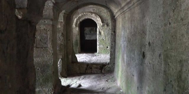 Kırklareli'de 15 asırlık kaya manastırı