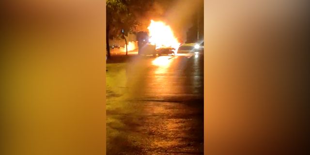 Kahramanmaraş'ta seyir halindeki otomobil alev alev yandı