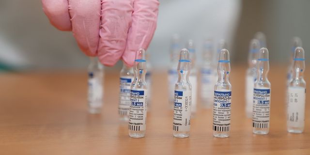 Rusya'dan aylar önce alınan 400 bin doz koronavirüs aşısı kayıplara karıştı!