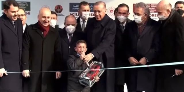 Trabzon'da ilginç anlar! Erdoğan'ın mikrofon uzattığı çocuk: Hain Kılıçdaroğlu