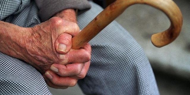 Japon kadın, ölen babasının cansız bedenini emekli maaşı için 4 ay boyunca evde sakladı