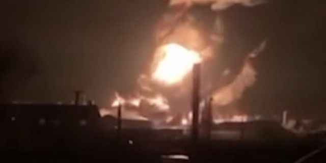 Rusya, Kiev'de petrol tank çiftliği füzelerle vurdu: O anlar kamerada!