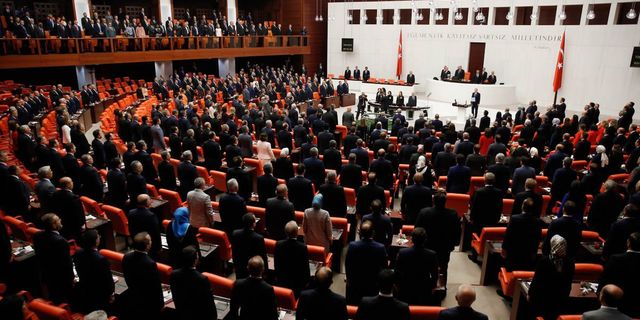 AKP ve MHP Meclis'e sundu! HDP bayram ediyor