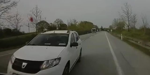 Kocaeli'de feci trafik kazası! Araç kamerasına saniye saniye kaydedildi