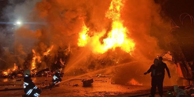 Konya'da hurdacılar sanayi sitesinde cehennem gibi yangın!