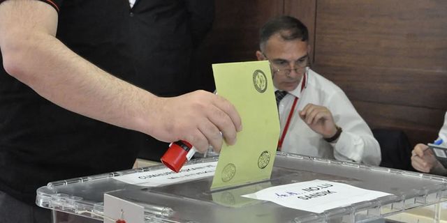 AK Parti bir seçim anketinde daha 1. olamadı!