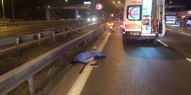 İstanbul'da tüyler ürperten kaza! Motosiklet kamyona arkadan çarptı