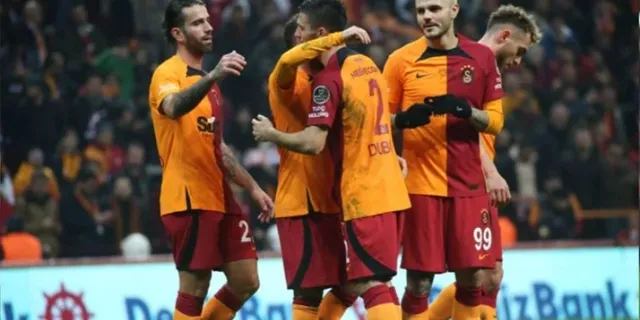 Lider Galatasaray 3 puanı 4 golle aldı