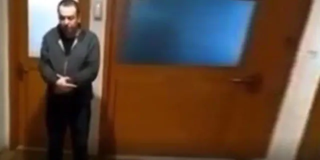 Türkçe namaz kılan vatandaş sosyal medyayı ikiye böldü