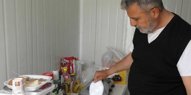 Depremden geriye acı hikayeler kaldı: Defnettiği eşi ve çocuğunu 18 gün sonra hatırladı