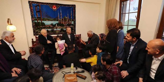 Erdoğan: Kahramanmaraş ve Gaziantep'e 44 gün sonra ilk köy evi teslim edildi