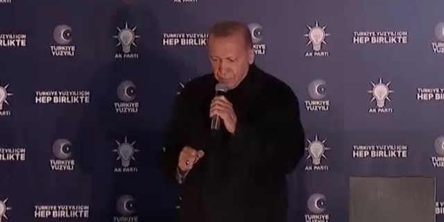 Cumhurbaşkanı Erdoğan'dan balkon konuşması: Açık ara öndeyiz...