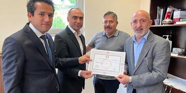 Cumhuriyet Halk Partisi (CHP) Kahramanmaraş Milletvekili Ali Öztunç mazbatasını aldı