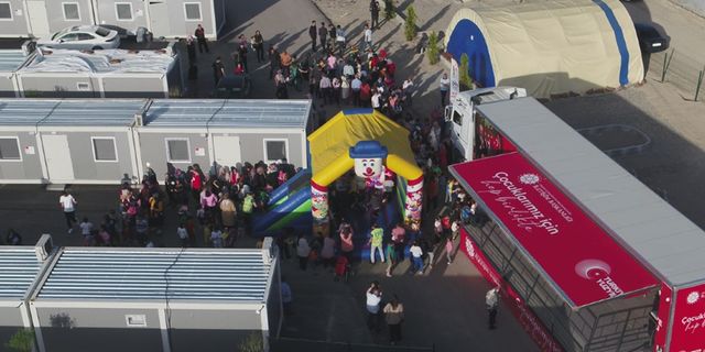 İletişim Başkanlığı’nın Gezici Çocuk Oyun Tırı, EXPO 2023 alanındaki çocuklarla buluştu