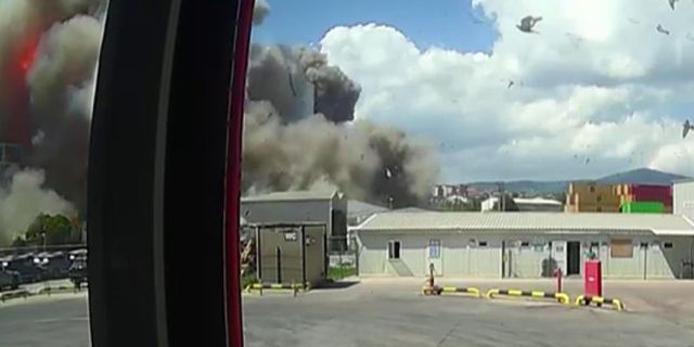 Kocaeli'de patlama güvenlik kamerasına yansıdı