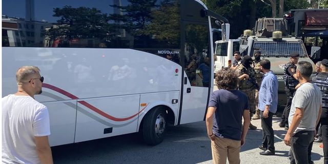 Esenyurt’taki tekel bayi cinayetinin şüphelileri Büyükçekmece Adliyesi’nde