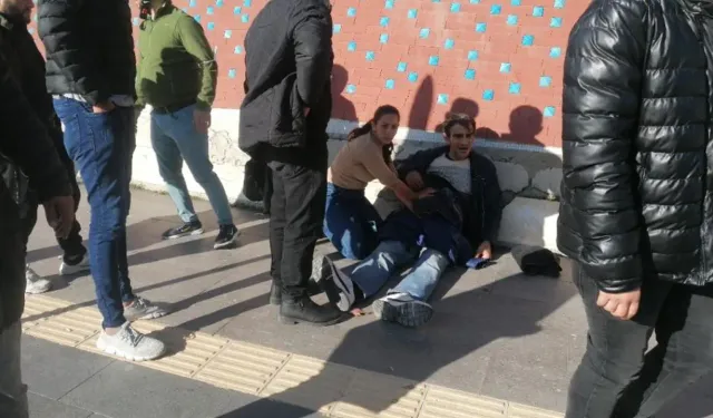 Antalya'da bıçaklanan adamı gören uzaklaştı, sadece genç kadın yardım etti