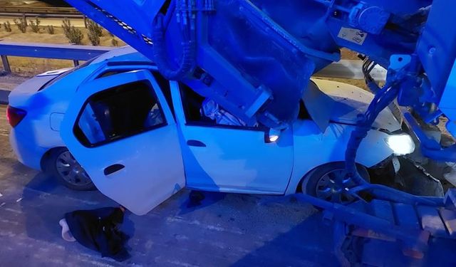 Kahramanmaraş'ta otomobil asfalt makinesine arkadan çarptı: 1 ölü, 4 yaralı