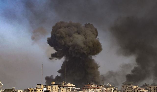 Filistin: "İsrail, son 3 günde 8 hastaneyi bombaladı"