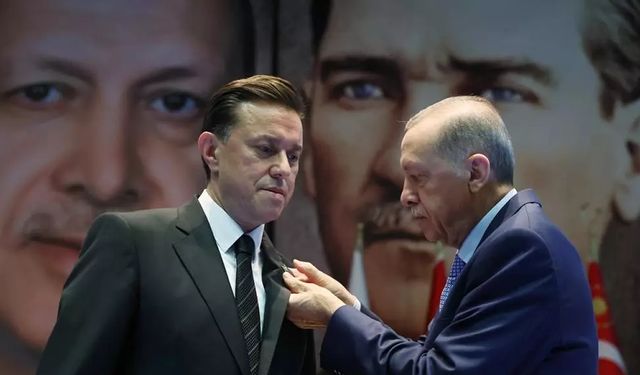 İYİ Parti'den istifa etmişti! Nebi Hatipoğlu, AK Parti'ye katıldı, rozetini Erdoğan taktı