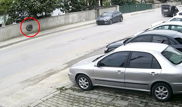Facianın eşiğinden dönüldü! Seyir halinde kopan teker otomobile çarptı...