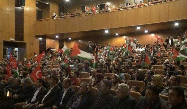 Kahramanmaraş'ta öğrenciler Filistin'e şiir ve ezgilerle destek oldular