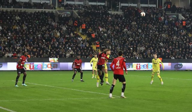 Fenerbahçe galibiyete İrfan Can'la uzandı