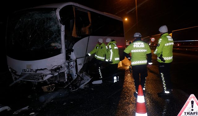 Edirne'de polis servisi aracı ile otobüs çarpıştı! 10’u polis 11 yaralı