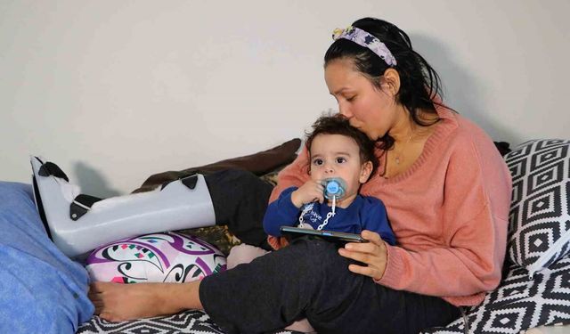 Depremzede Ayşenur, depremde kaybolan bebeğiyle 27 gün sonra buluştu
