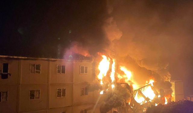 Kahramanmaraş'ta Gece Kâbusu: İşçi Konteynerlerinde Çıkan Yangında 11 Yaralı!