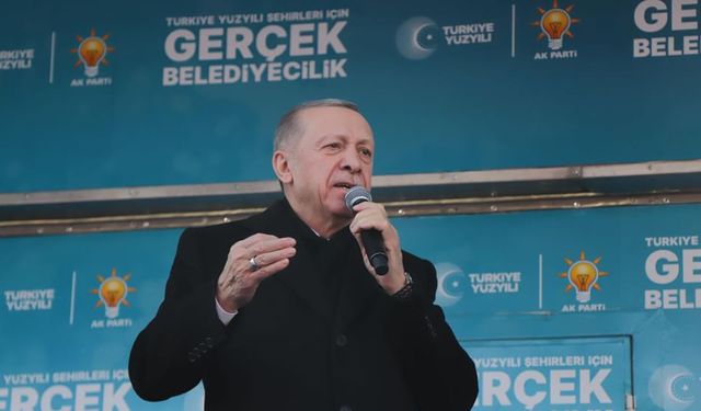 Cumhurbaşkanı Erdoğan: "Dün iltifat yağmuruna tuttuklarına, bugün en ağır hakaretleri savurmaktan çekinmiyorlar"
