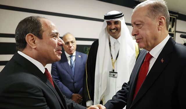 Cumhurbaşkanı Erdoğan Mısırlı mevkidaşı Sisi ile görüşmek üzere Kahire'ye gitti