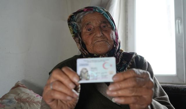 Türkiye'nin en yaşlı insanı 117 yaşındaki Arzu ninenin tek isteği var