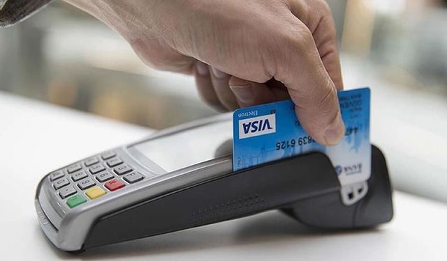 Bankalar kredi kartı aidatlarına yüzde 70'e varan oranda zam yaptı