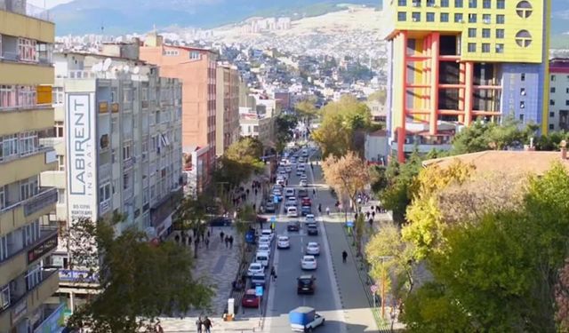 Kahramanmaraş'ta ticaretin kalbinin attığı cadde eski günlerini arıyor