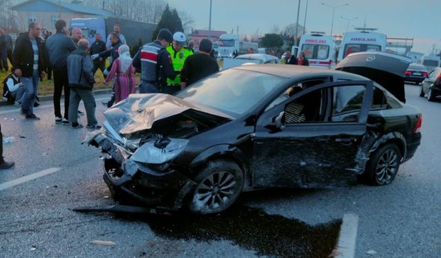 Samsun’da iki otomobil çarpıştı: 1 ölü, 5 yaralı