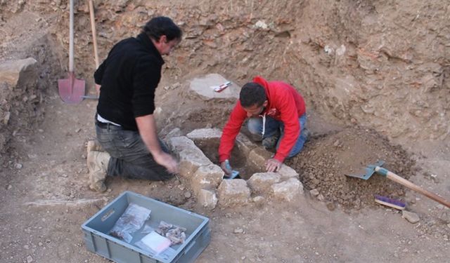 2023 yılı sonunda yapılan kazı çalışmaları sırasında çok sayıda çocuk mezarı tespit edildi
