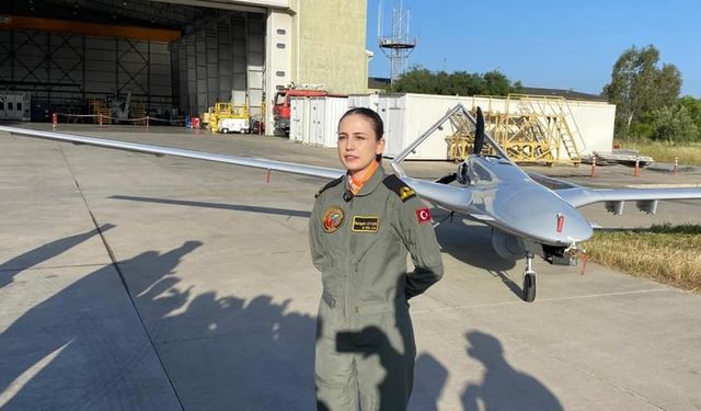 Deniz Kuvvetleri bünyesinde tek kadın İHA pilotu! Hem mavi vatanı hem de gök vatanı koruyor