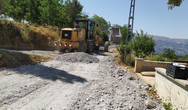 Kabasakal ve Boyalı Mahallerinde yol çalışmaları devam ediyor